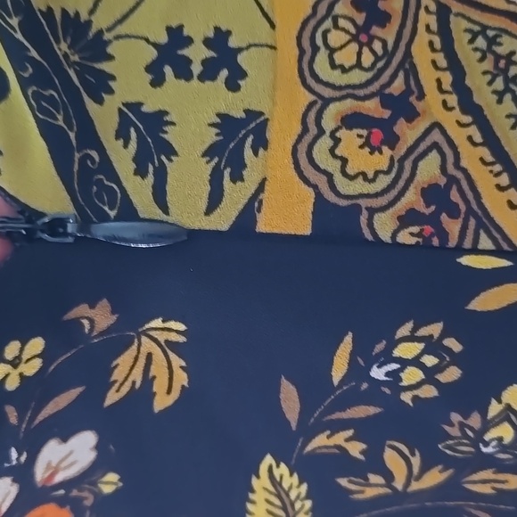 Tunic - Picture 3 of 6